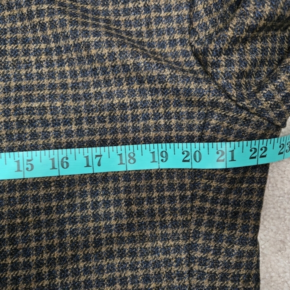 HARDY AMIES Wool and Cashmere Classic Checkered Blazer. Size 40R - Picture 13 of 16